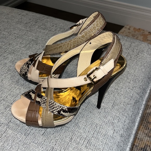 Michael Kors Niki Cross Strap Sandals - Picture 3 of 5